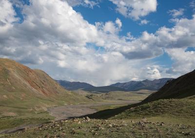 Uitzicht op een prachtige vallei in Altai